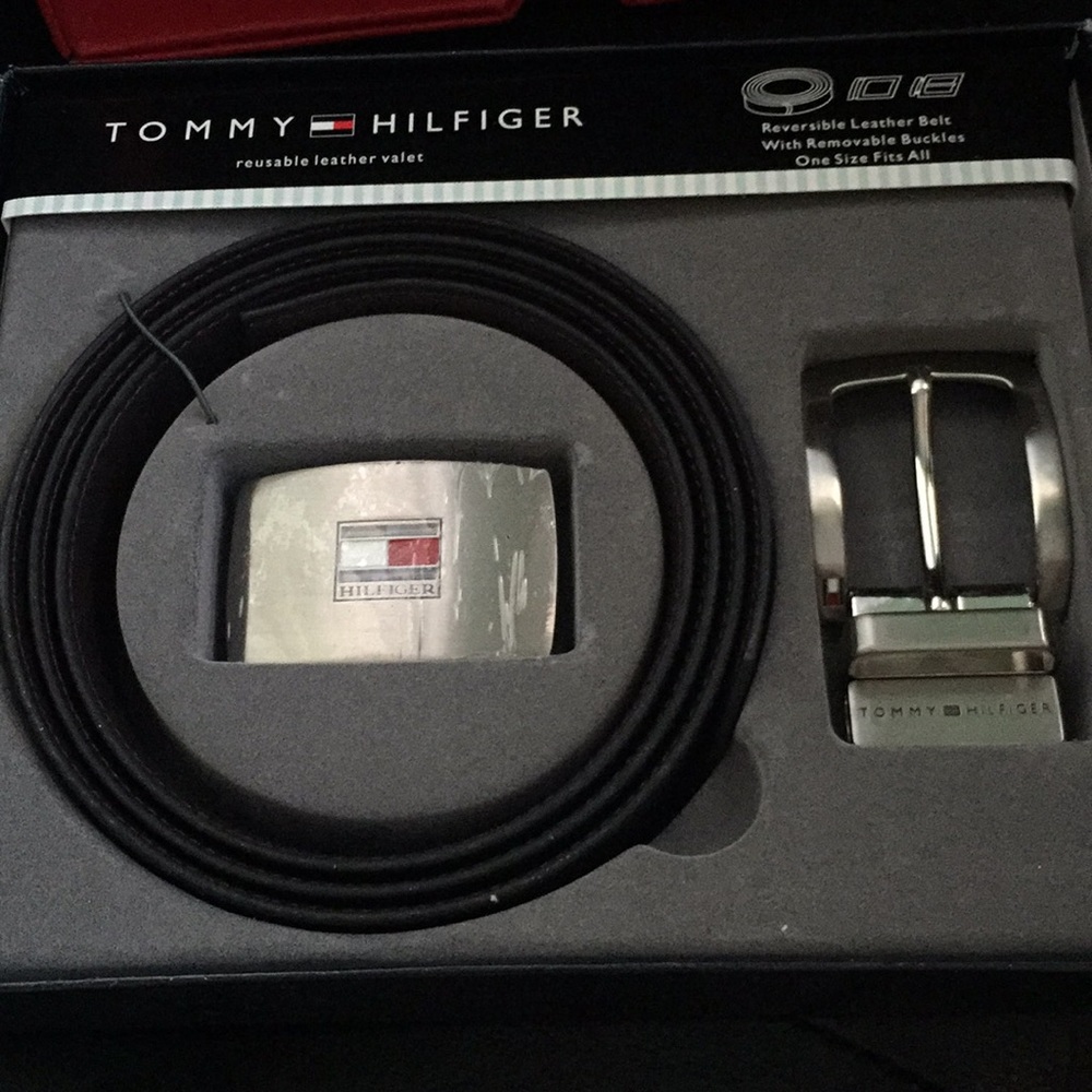 Tommy Hilfiger reversible leather belt w/ buckles